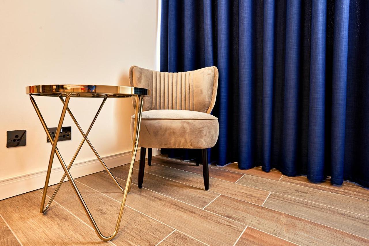 Cinematique Hotel Mosta Luaran gambar