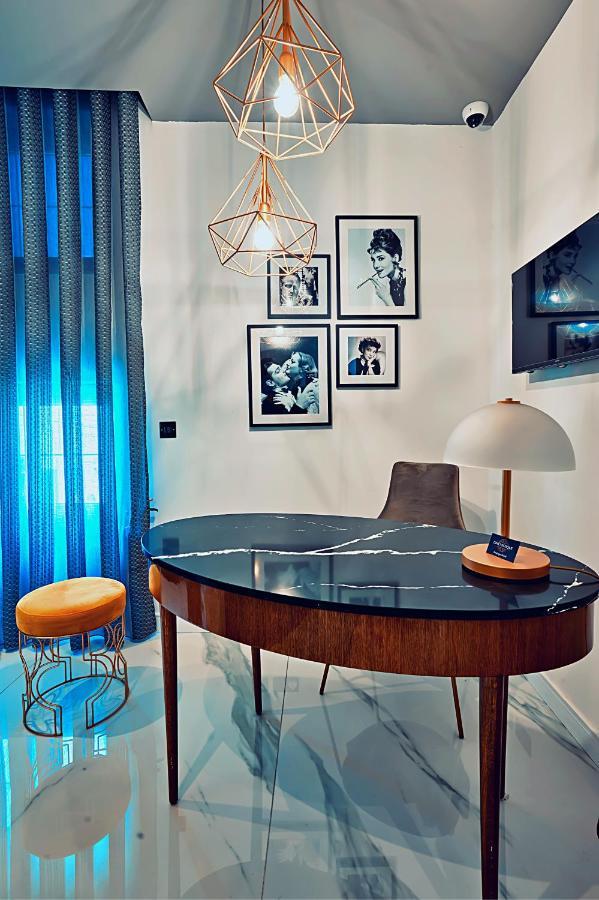 Cinematique Hotel Mosta Luaran gambar